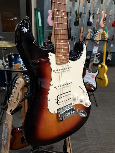 Fender HSS Player Strat with Babicz Bridge 2